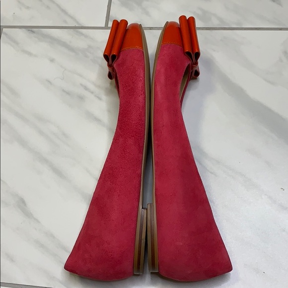 Beautiful TALBOTS Flats - Picture 3 of 8